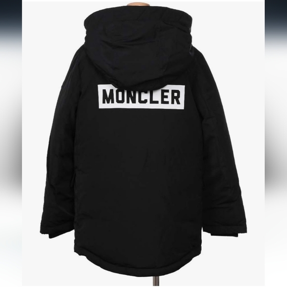 Moncler Boy Down Jacket, Black 12 Years Old - Picture 11 of 16